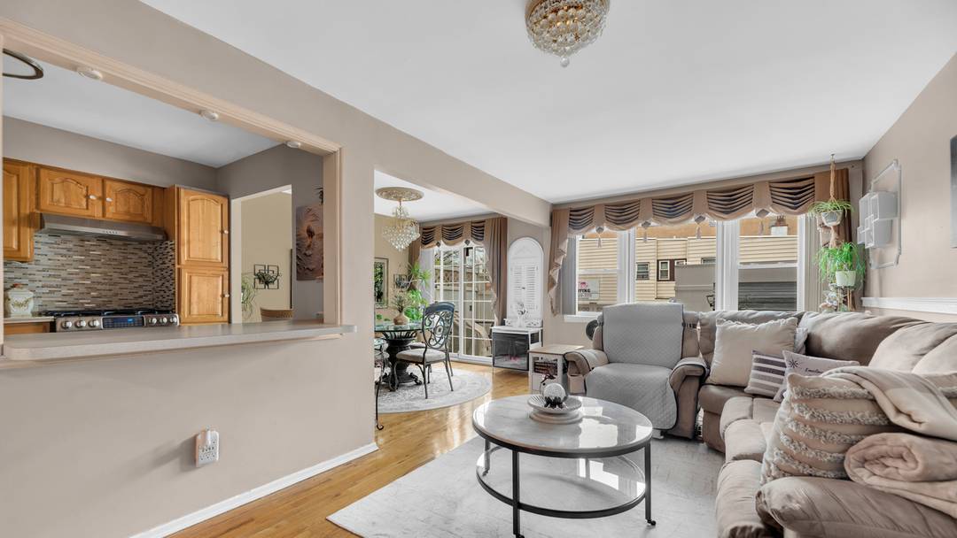 Multifamily Style Income Property Queens 6 bedrooms, 3 bathrooms, and 3 kitchens across a three level layout configured for multi unit living, offering an estimated rental income of 6, 000 ...