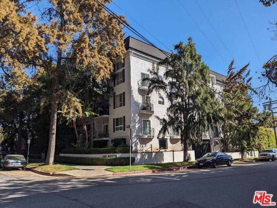 100 N Wetherly Dr 2BR Beverly Grove La
