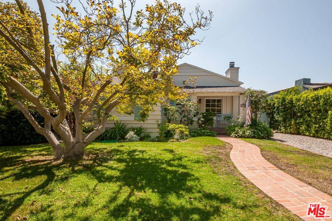 2211  KERWOOD AVE LA