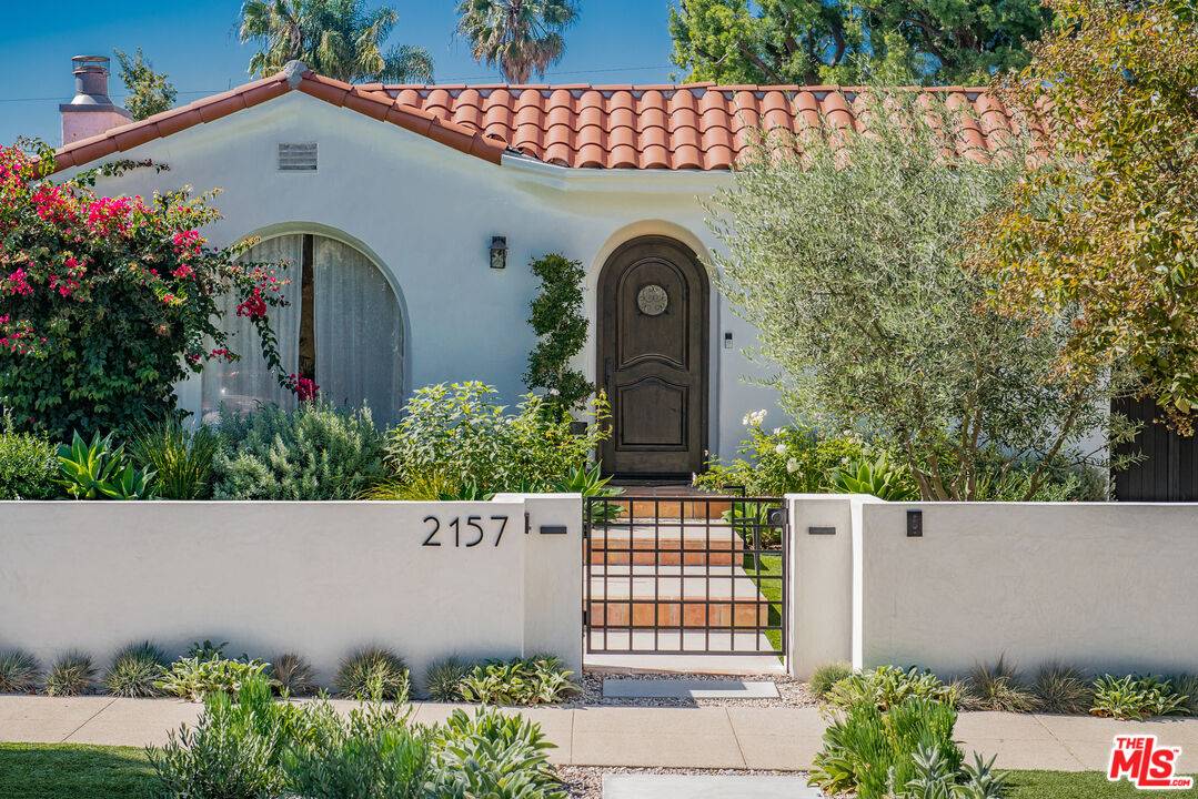 2157 Linnington Ave 4BR Beverlywood La