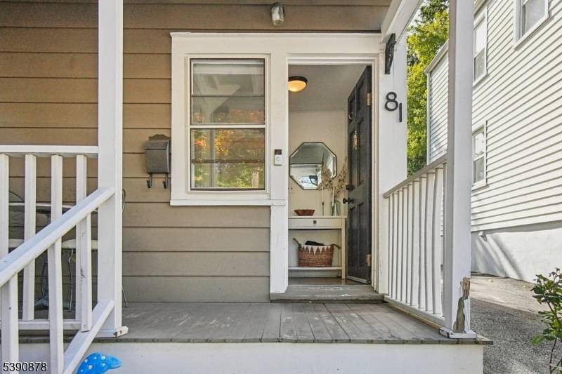 Welcome to this charming 2 bedroom, 1.