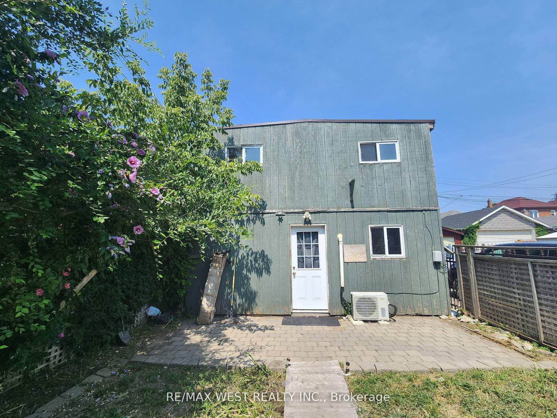 Step Inside This Fantastic 3 Bedroom Private Garden Suite.