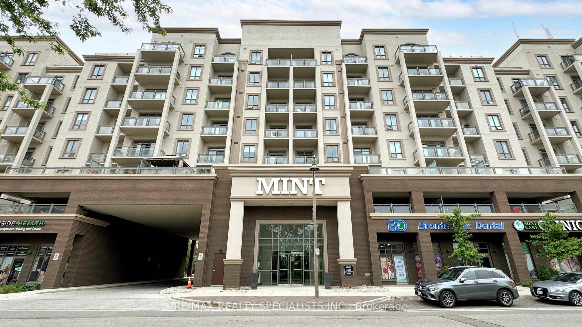 STUNNING FURNISHED OR UNFINISHED ONE BEDROOM PENTHOUSE MINT CONDO BEAUTIFULLY MAINTAINED, BRIGHT AND OPEN.
