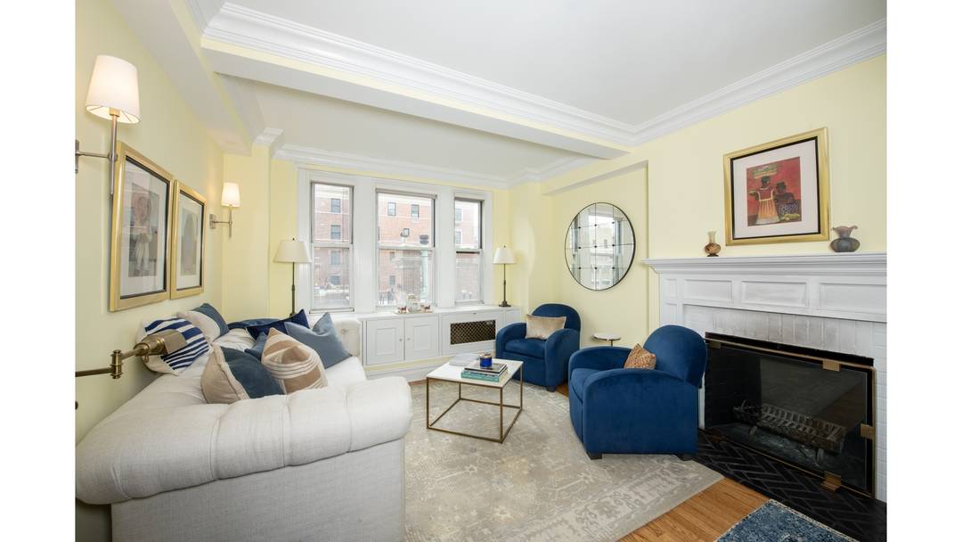 Discover the timeless elegance of this wonderfully bright one bedroom unit, situated in mint condition within a charming pre war building on a picturesque tree lined block on East 68th ...