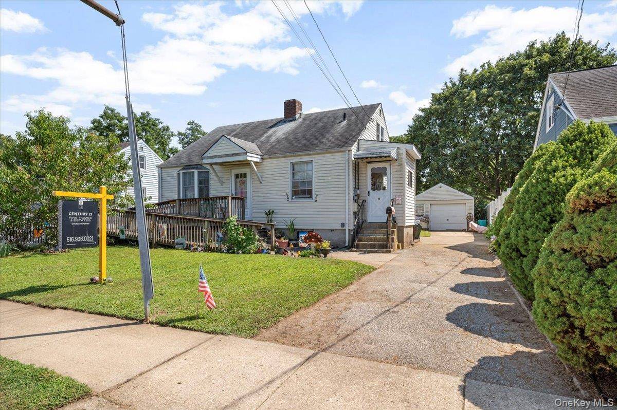 This Cape is conveniently located very near by to the hamlet of Down Town Bethpage, all shops, library, worship, transportation highways amp ; LIRR.