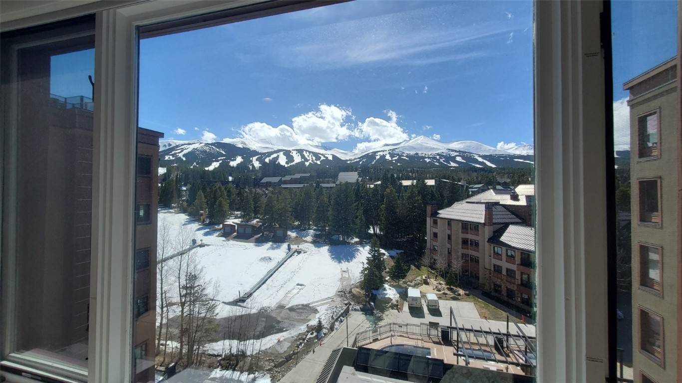 WOW WOW WOW mountain, pond, ski school views from this totally updated top floor corner end ski in ski out premier 6th floor studio condo Sold as is it's GREAT ...