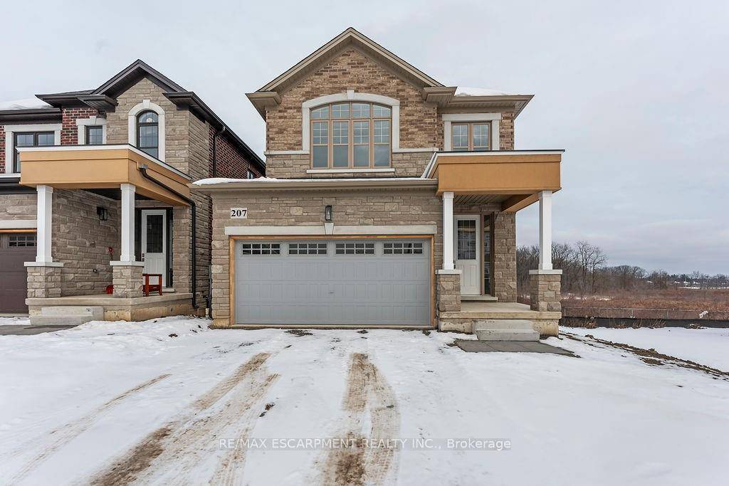 Welcome to 207 Alessio Drive !