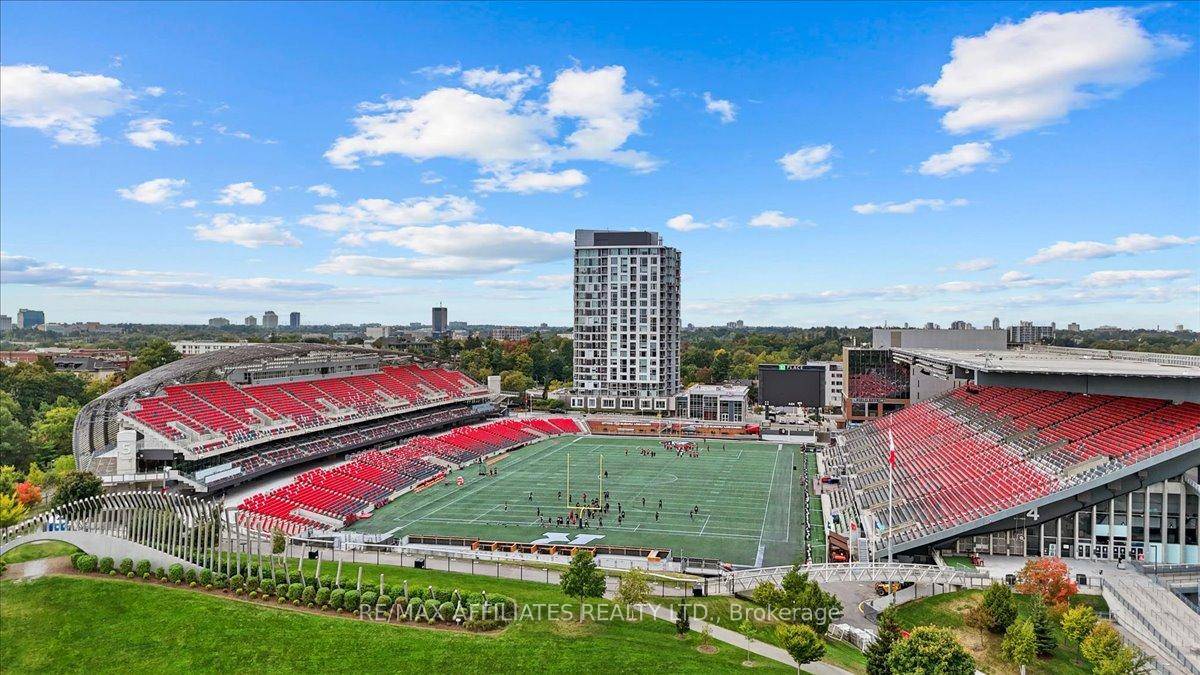 Lansdownes luxury condominium lifestyle, in the heart of The Glebe, secure front lobby entrance w marble tile, luxury finishes, waterfall features amp ; concierge service, beautiful two bedroom, two full ...