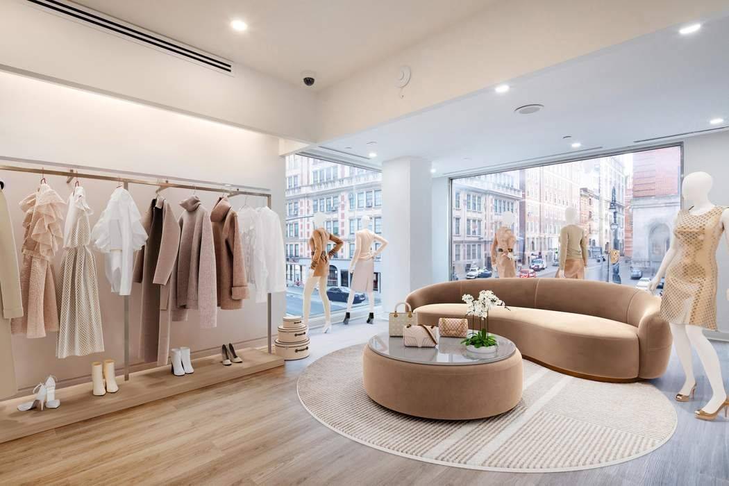 770 Madison Avenue is a rare flagship mansion opportunity located on one of the most heavily trafficked corners of this iconic and bespoke luxury retail corridor.