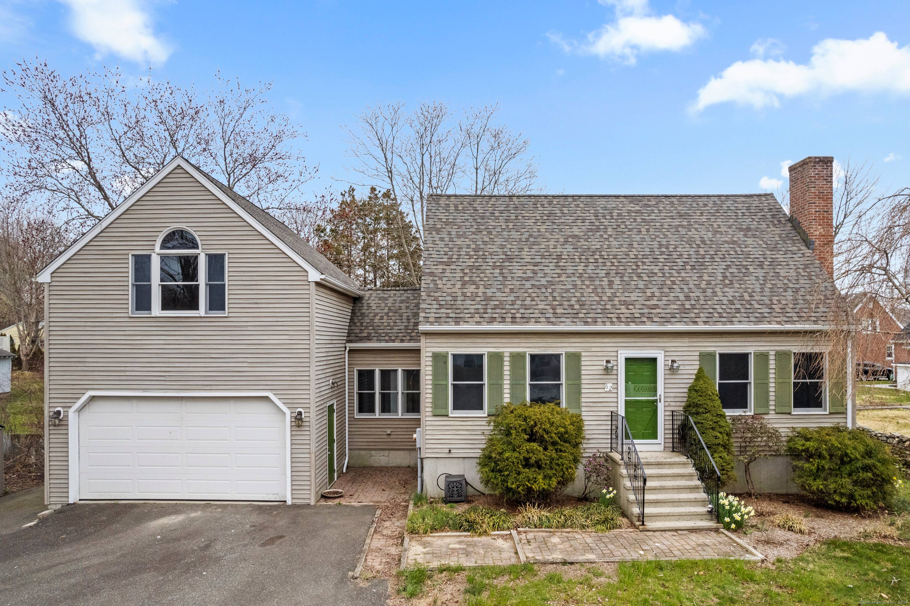Welcome to this charming three bedroom, two full bathroom Cape located in Westbrook, CT !