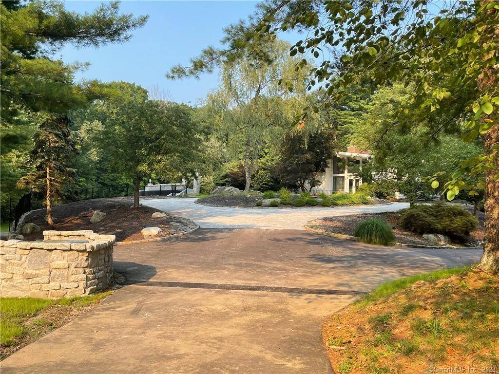 Welcome to the former residence of Ace Frehley of the iconic band KISS.