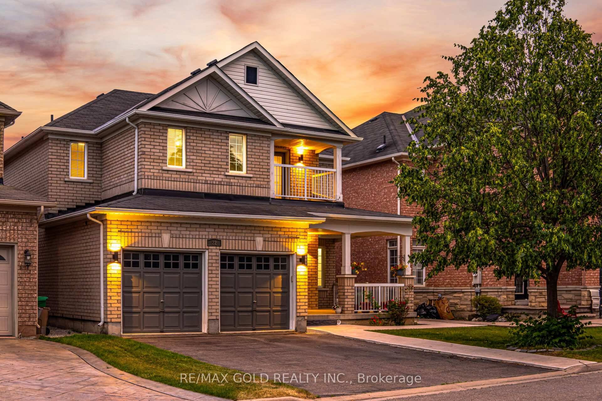 Welcome to this beautifully upgraded home located steps from Cassie Campbell Rec Centre in one of Brampton's most desirable family friendly communities !