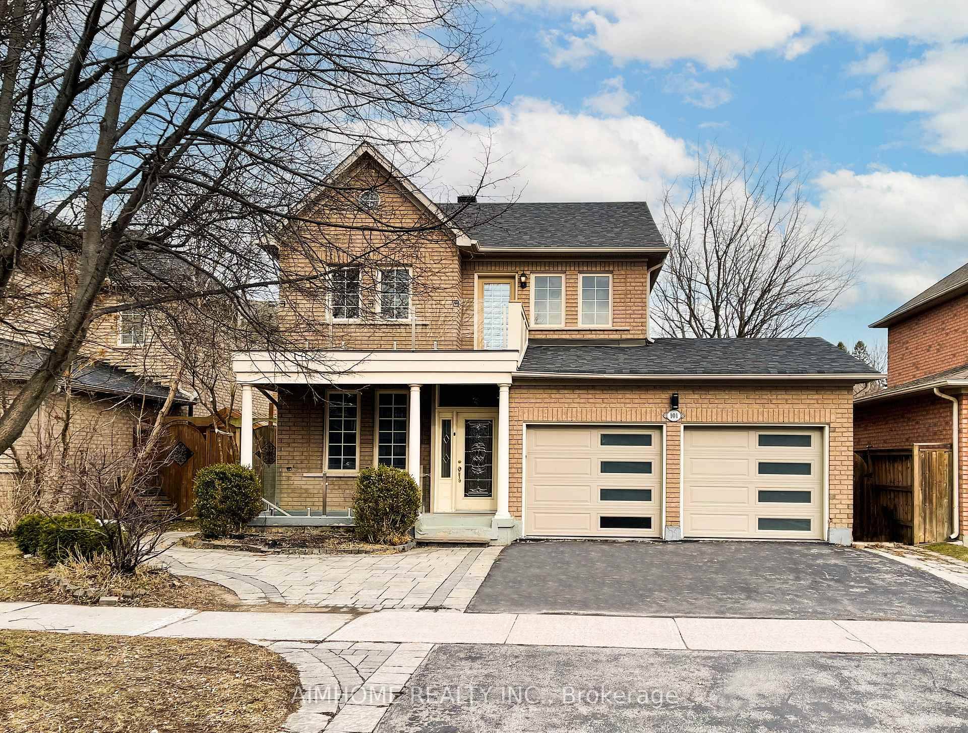 Desirable Kingshill Family Friendly Community !