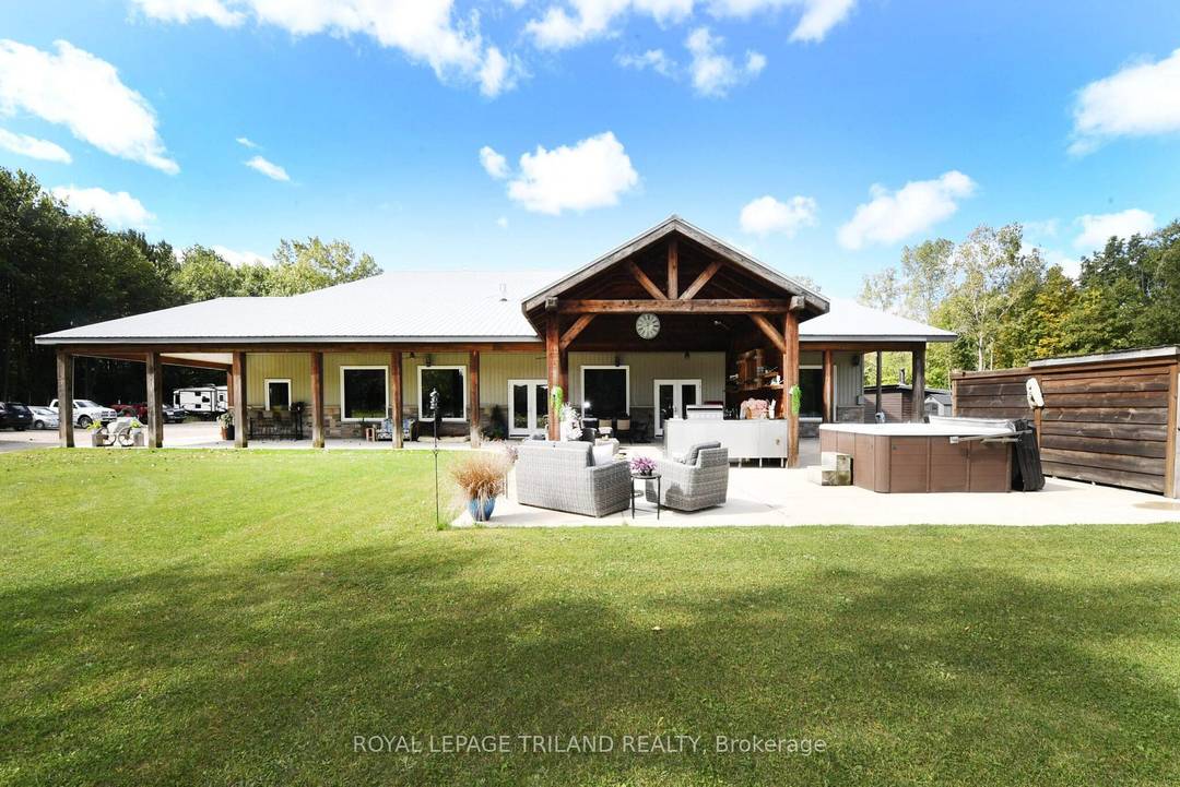 Hideaway on Ridge A Custom built Barndominium on 48 incredible acres.
