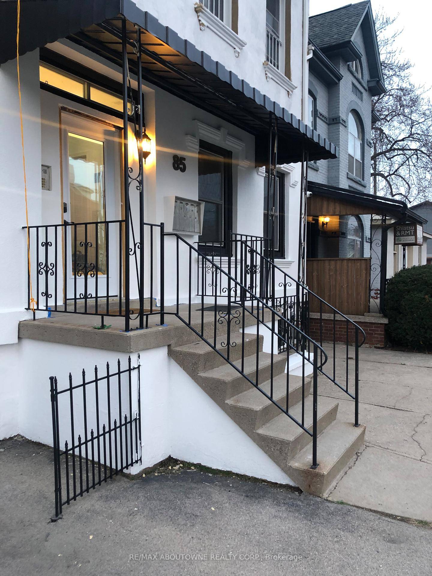 Client RemarksRare opportunity to own a 4 plex investment opportunity, great downtown location full of nearby amenities.