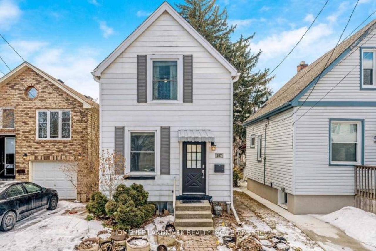 Charming Home Just Steps from McMaster University and Hospital !