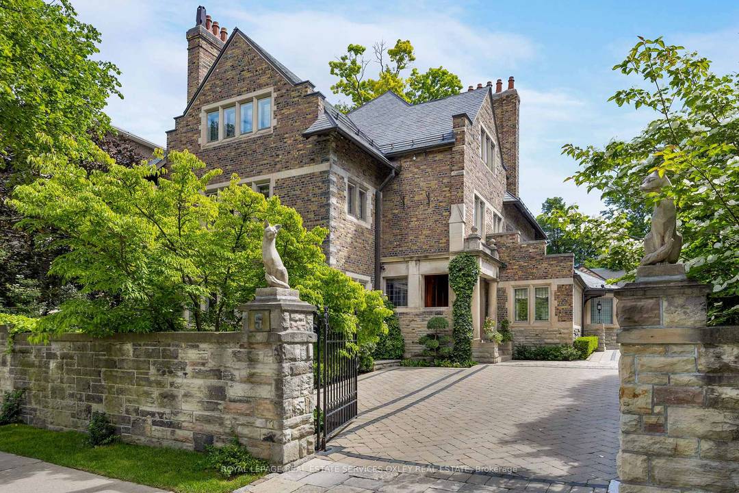 Originally designed in 1908 by celebrated architect Eden Smith, this Rosedale landmark has been brilliantly reimagined and meticulously renovated to the highest standards.