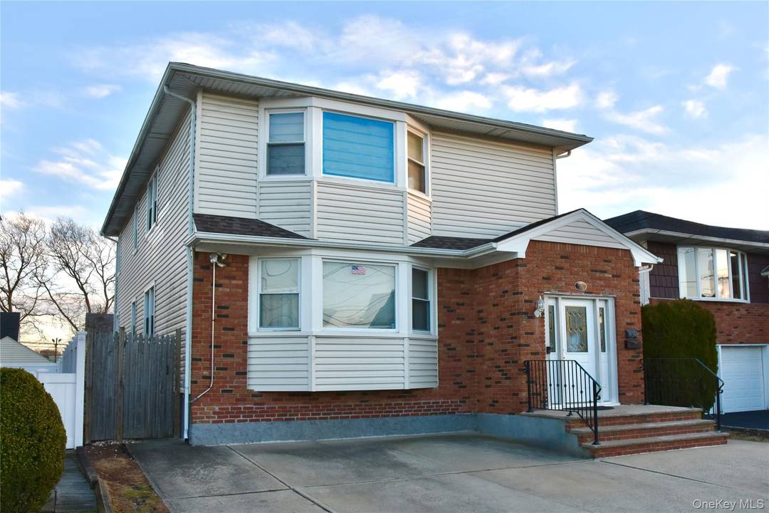 Beautiful amp ; Large 6 Over 6 Two Family Home In The Highly Sought After Hewlett Woodmere School District Sd 14.