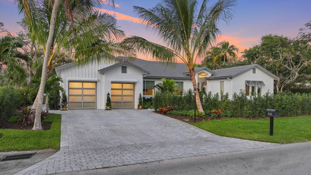 Live the Lifestyle ! This custom built residence, completed in 2024 by Signature Builders for the business owner, embodies traditional new construction and modern enhancements.