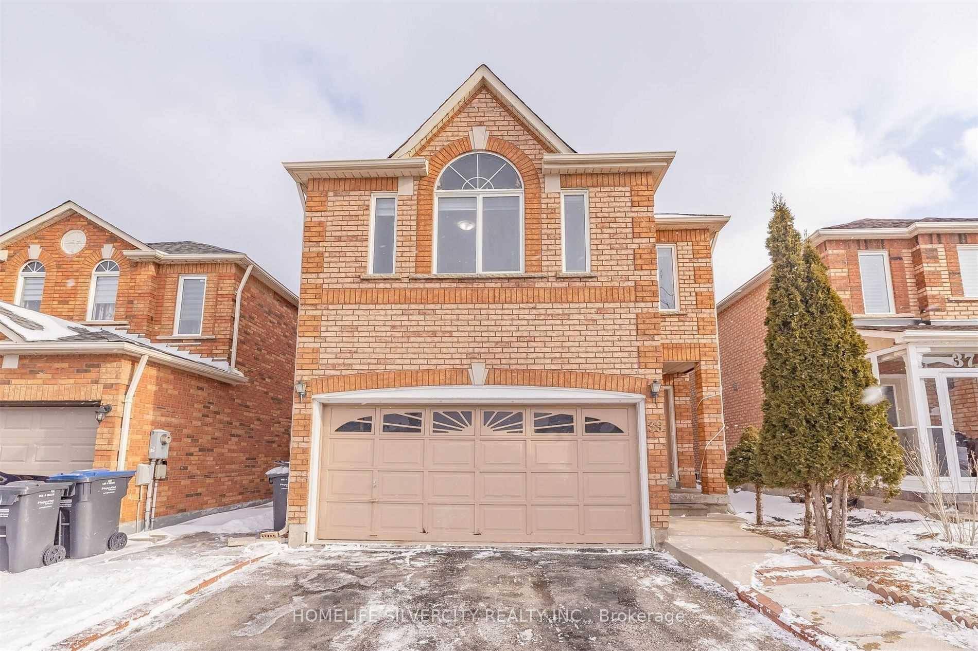 Beautiful Detached 4 Br Home With Spacious Bedrooms amp ; Double Car Garage, All Brick, Spent !