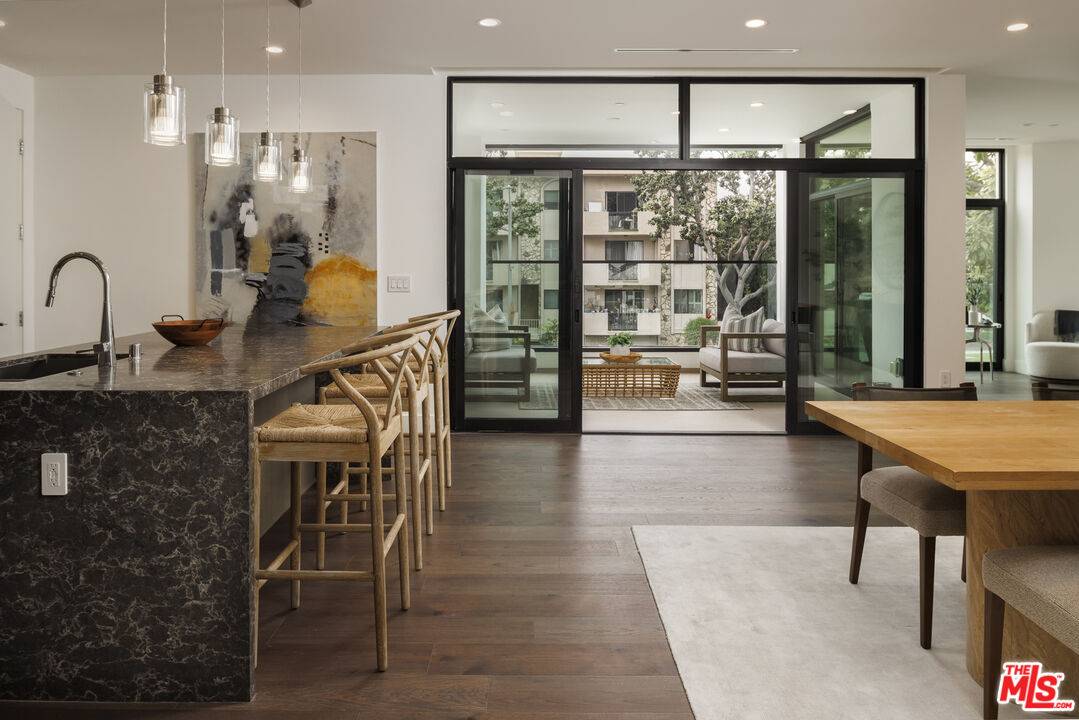 425  N Palm Dr 3BR Beverly Hills Post Office | B.H.P.O. La