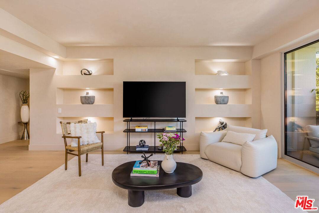 818  N Doheny Dr 2.0 Sunset Strip LA