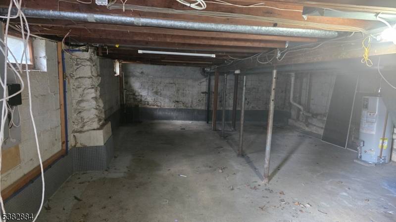 Cozy home in the desirable Indian Lake community of Denville !