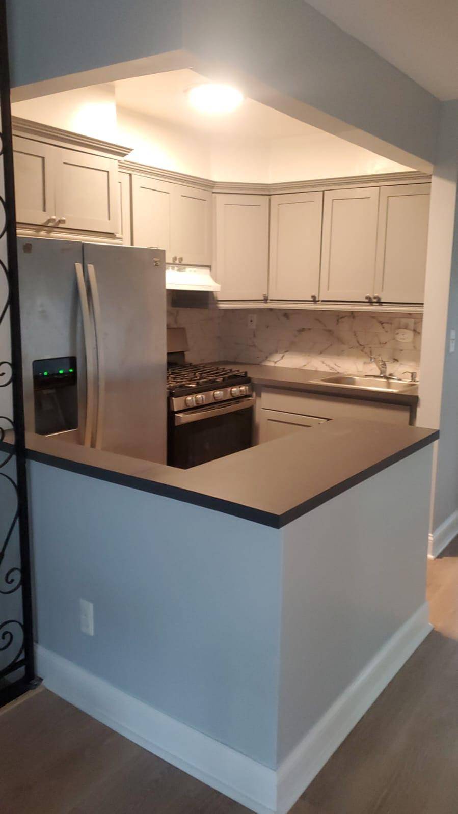 Check out this amazing 3 bedroom apartment located in the Castle Hill section of the Bronx.