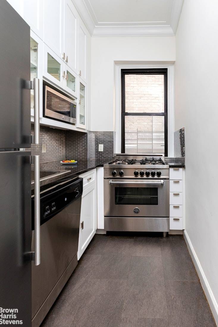 Perfect investment, primary residence, or pied a terre !
