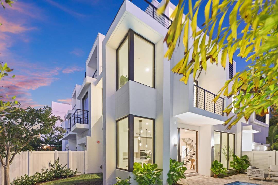 Just completed and move in ready, this spectacular corner luxury townhome offers an exceptional opportunity to live in the very heart of downtown Delray Beach.