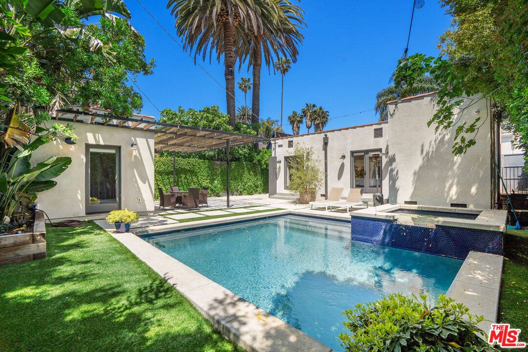 321  N Laurel Ave 4.0 Beverly Grove LA