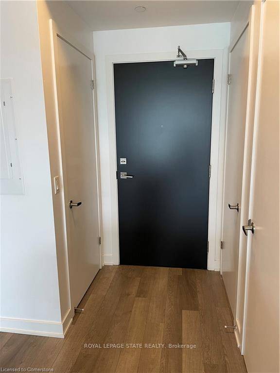 Beautiful 1 bdrm den in North Burlington.