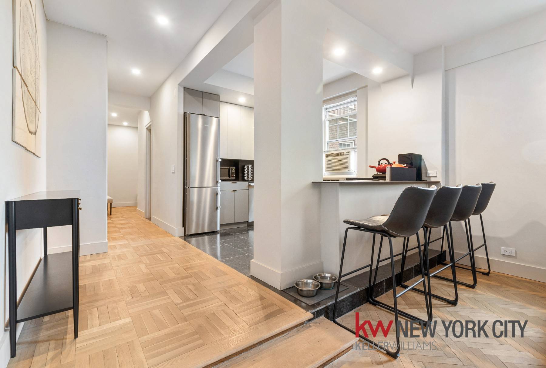 We are pleased to offer this outstanding, quiet home located in Castle Village, one of Hudson Heights most sought after cooperatives.