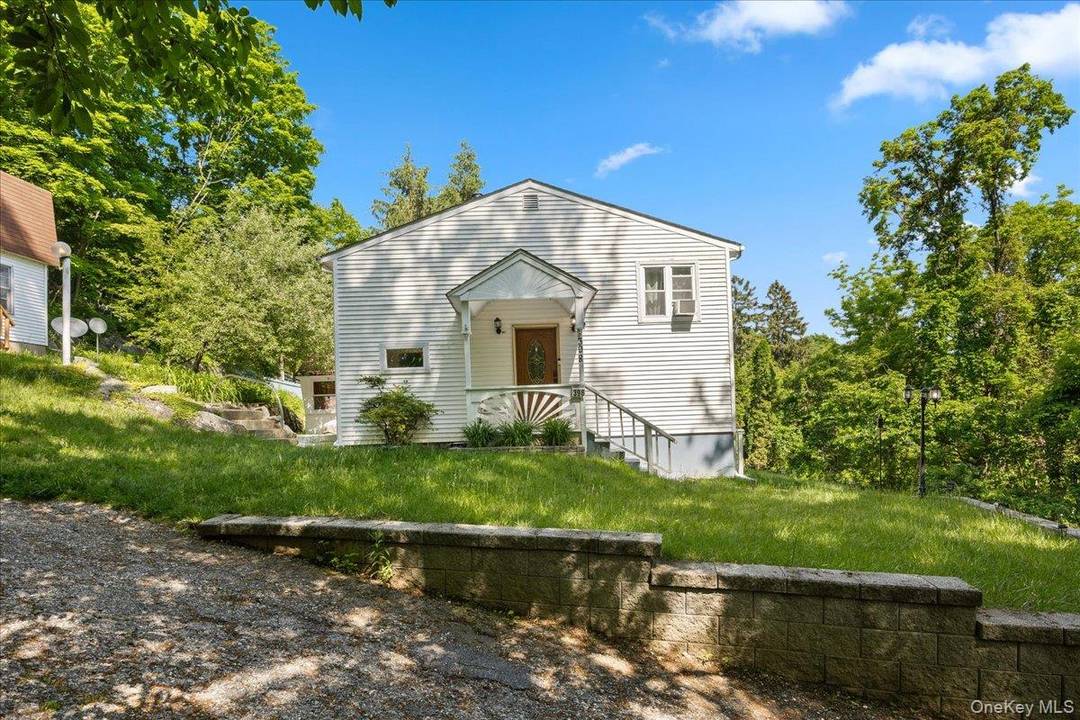 Welcome to 398 E Main St, Jefferson Valley, NY 10535 a spacious and versatile single family residence offering endless possibilities.