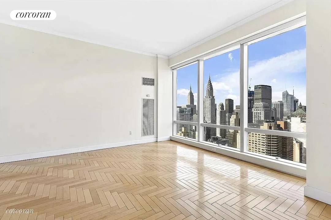DRAMA IN THE SKY ! Fabulous 2 bed 2 bath w amazing views.
