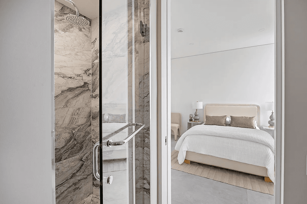 Where Sunrises Meet Soire es A Sky High Canvas at The Oxford Perched atop the 37th floor of The Oxford Condominium, Residence 37AD is a one of a kind, four ...