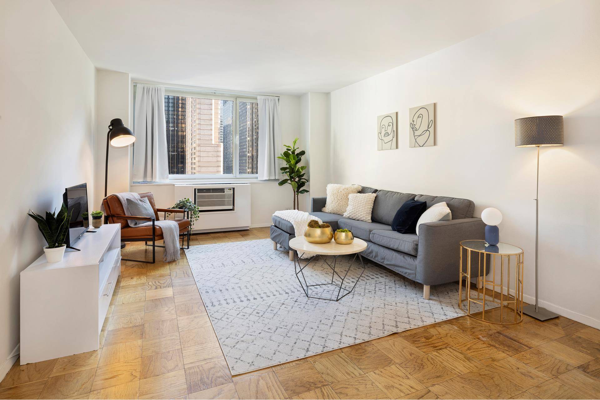 Spacious one bed one bath apartment in full service luxury building located in the heart of Midtown.