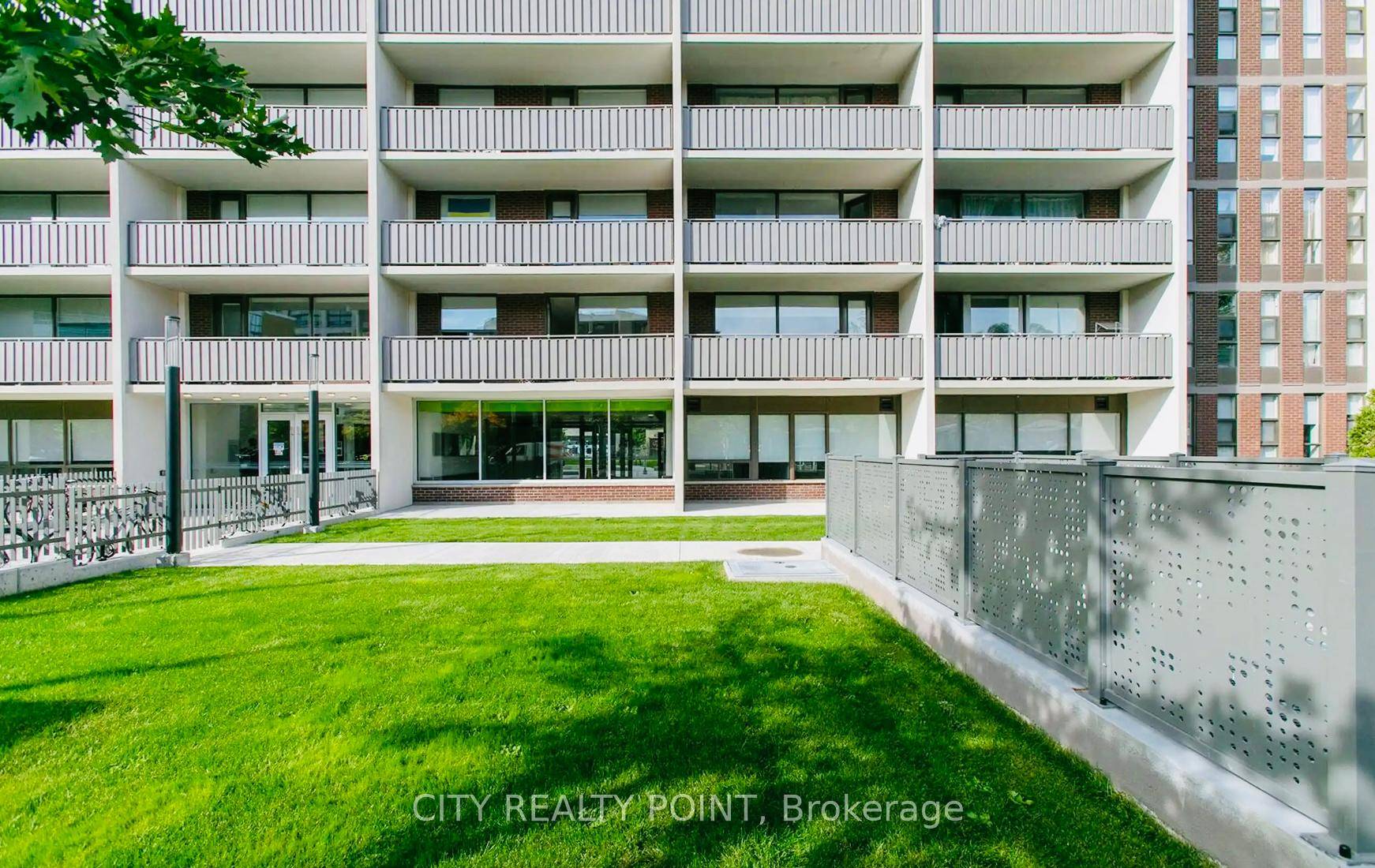 FREE ONE MONTH RENT MOVE IN NOW !