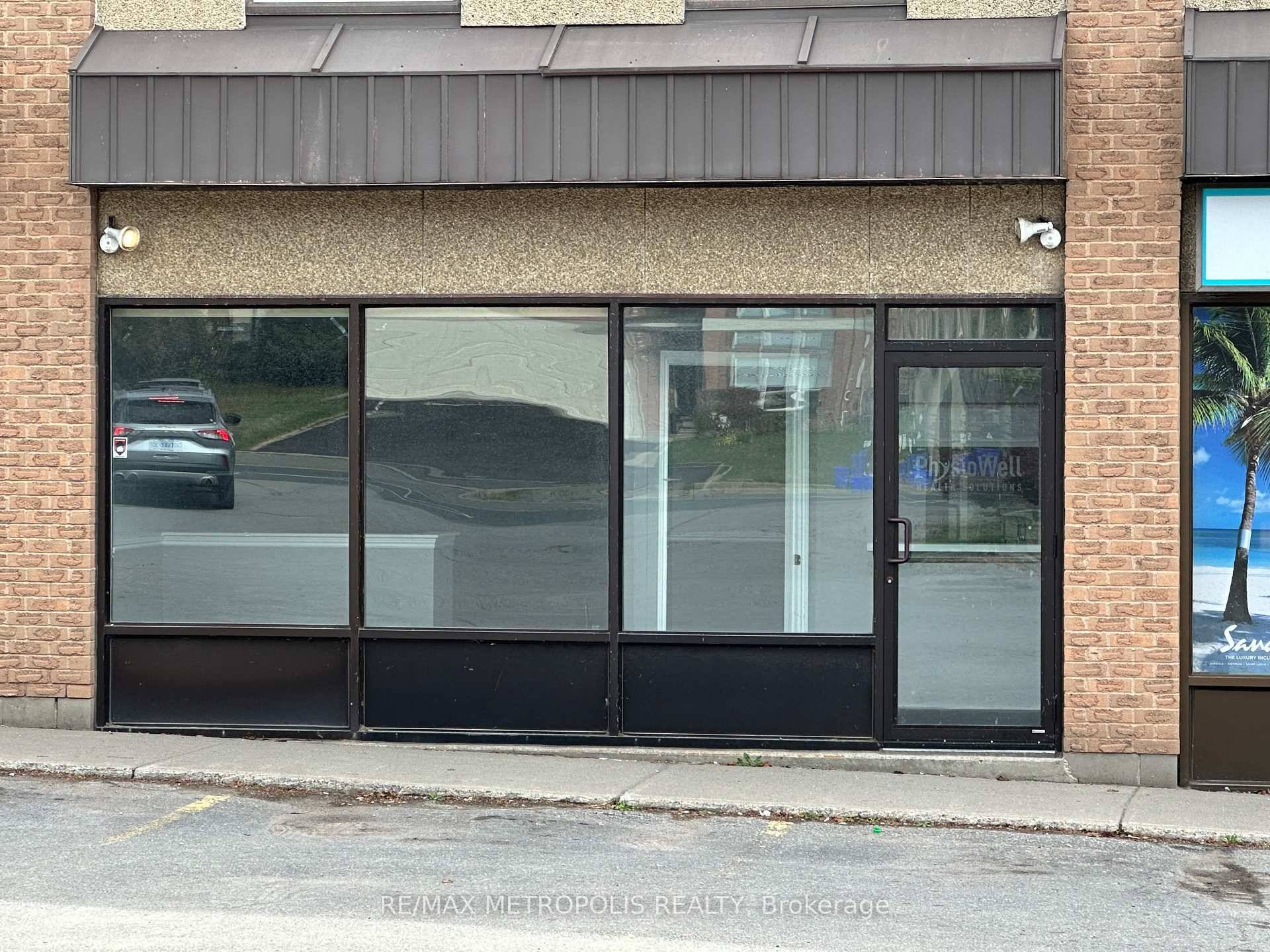 Located in a high traffic, well established plaza in Trenton, this approx.