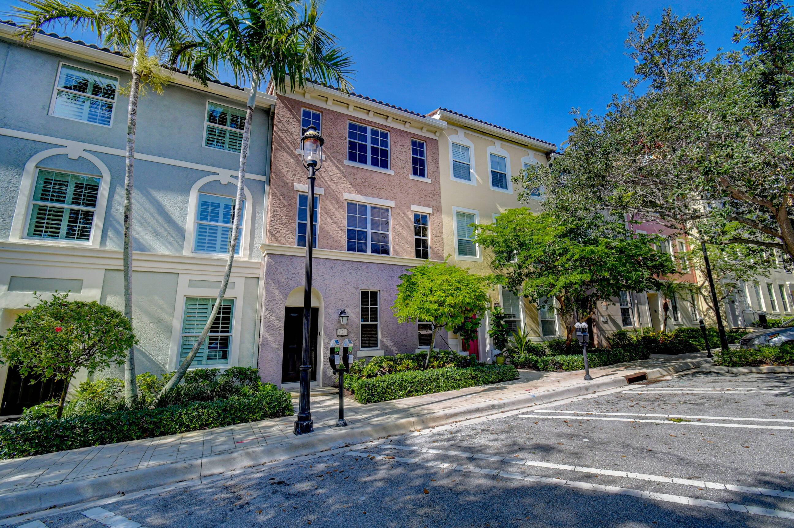 Enjoy city living in this expansive 3 bedroom, 3 bath, townhome conveniently located in downtown West Palm Beach.