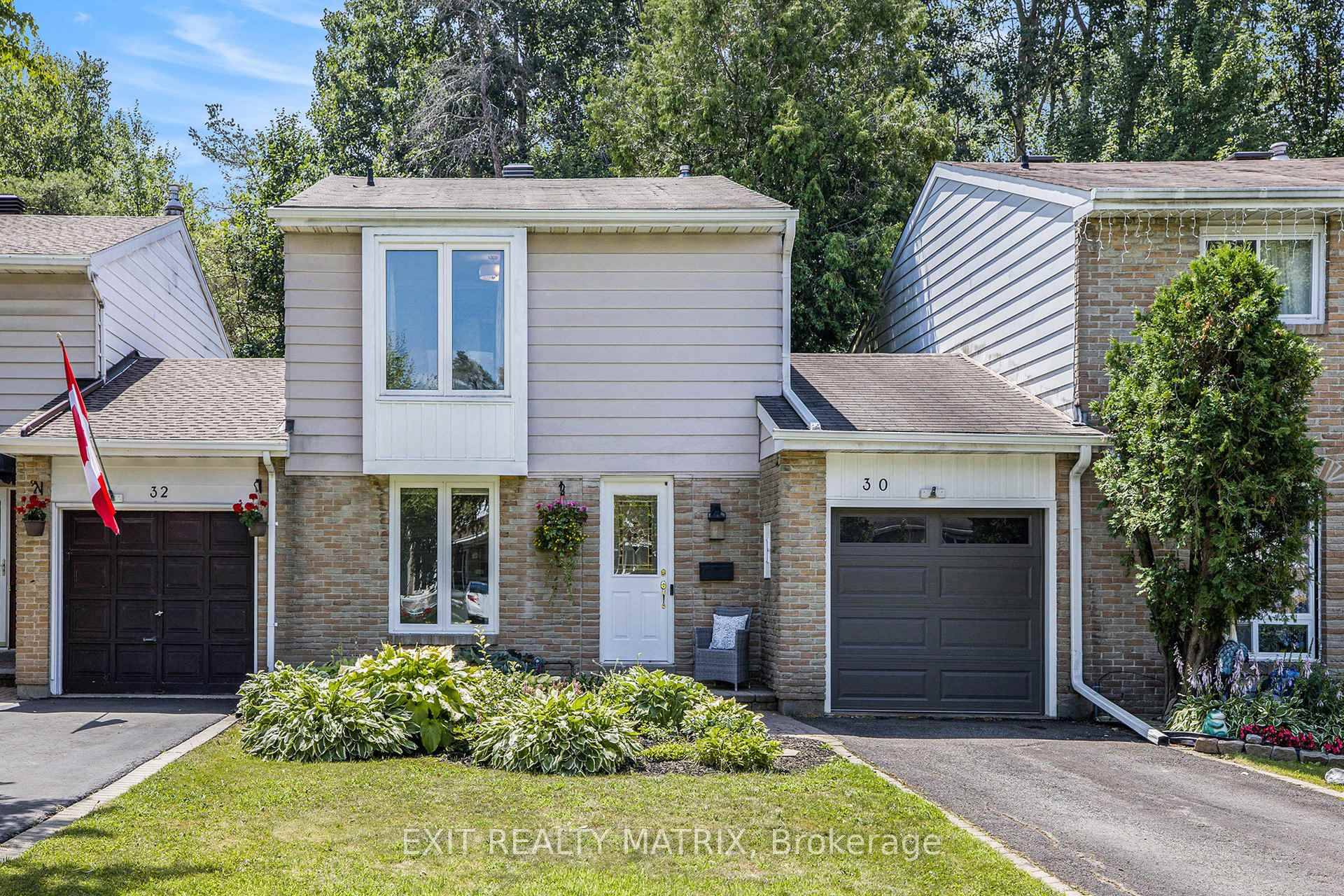 Welcome to 30 Glen Park Drive, a charming 3 bedroom, 2 bathroom home nestled in the highly desirable Blackburn Hamlet.