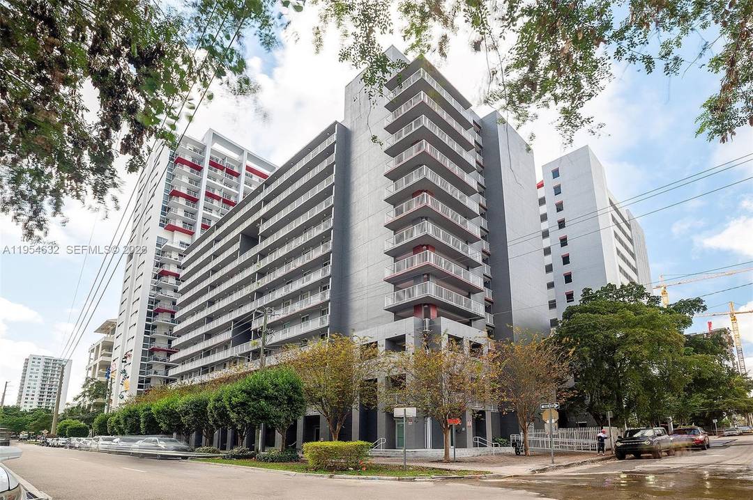 Spacious and practical 2 bedroom apartment in a prime Brickell location.