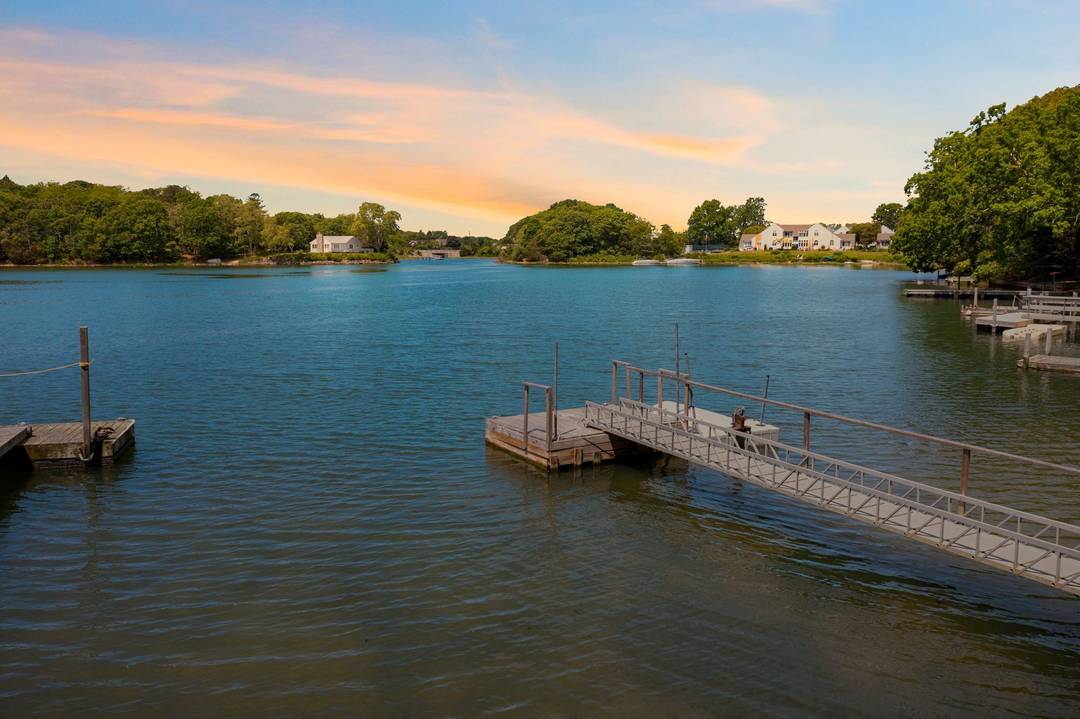 Charming Waterfront Southampton Rental