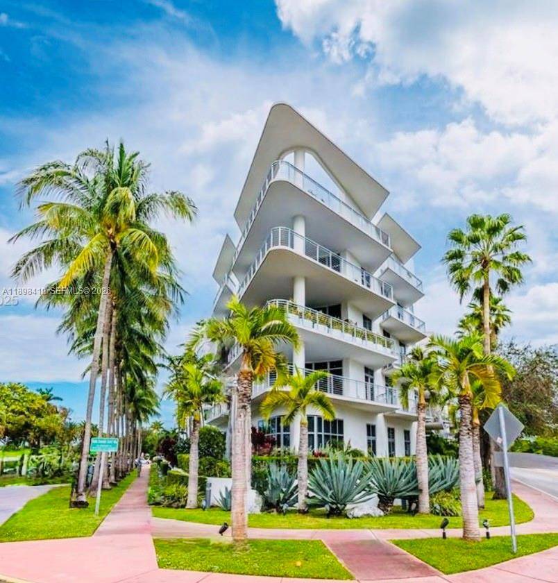 This detail oriented renovated unit is truly exceptional, showcasing high end finishes throughout and remarkable charm.