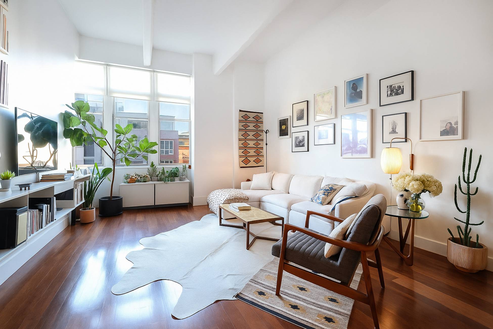 Loft 4Q at 60 Broadway, better known as The Gretsch, is the largest 1 bedroom unit in the building that faces Northwest.