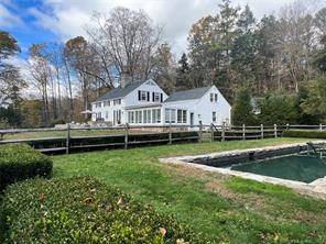 Ideally located on Cornwall s Todd Hill Road and minutes from Mohawk Mountain, as well as Cream Hill Lake, this 2 3 bedroom home, epitomizes the Litchfield County lifestyle.