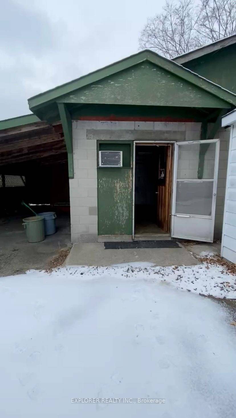 Excellent space for heated storage or workshop.