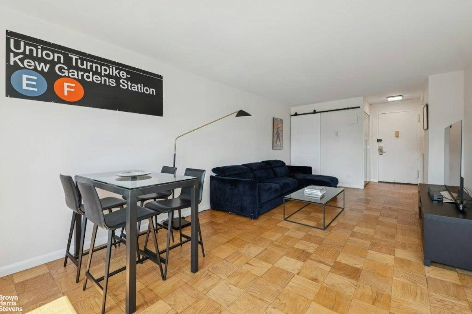 Sunrise to Moonlight Your Elevated Oasis Awaits Move right into this bright, high floor, oversized alcove studio with sweeping open east city views.