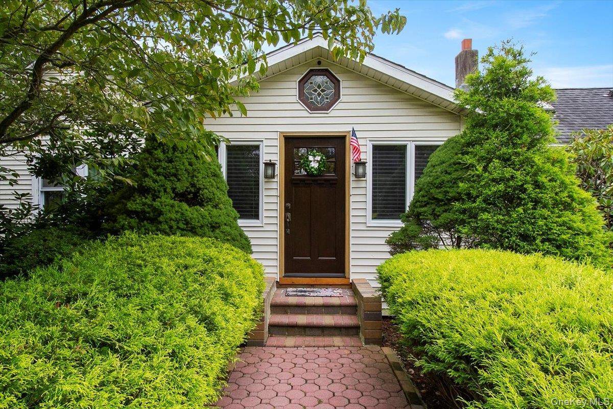Move in condition 3Brs 2Bath Ranch on.