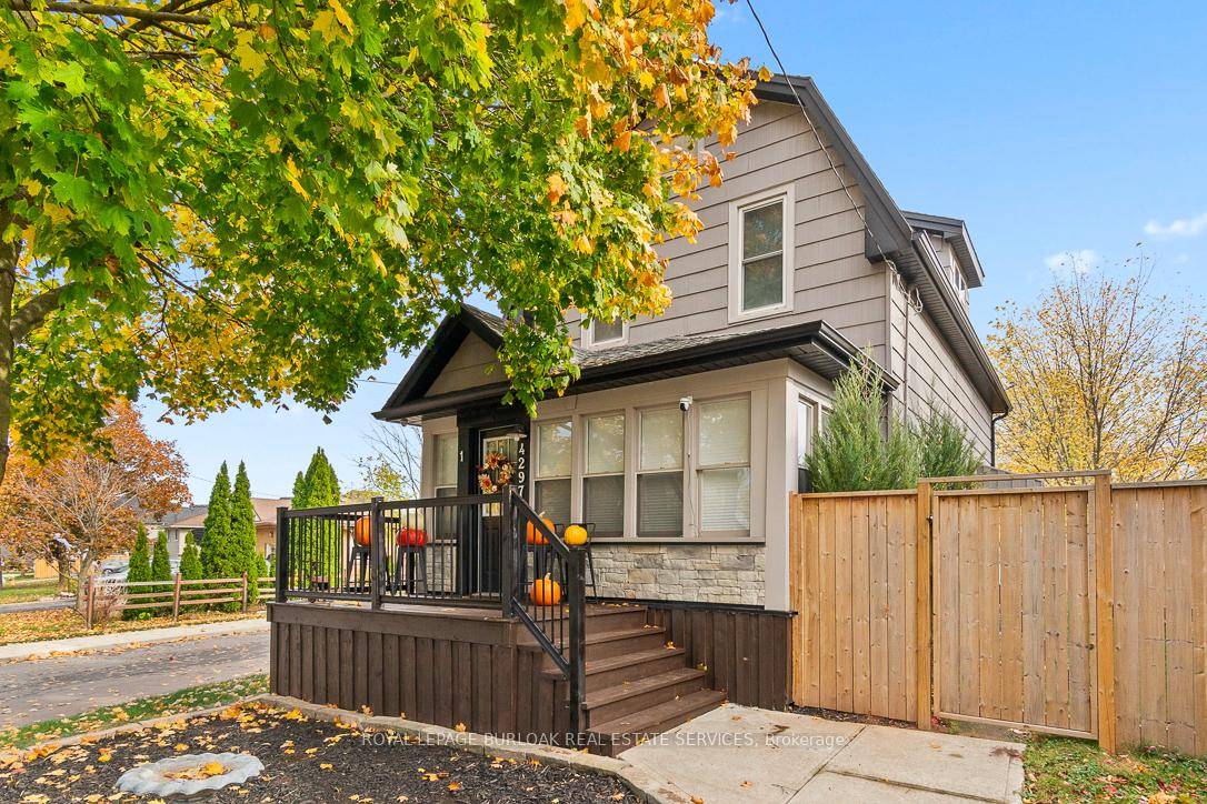 Located in the heart of Niagara's renowned wine country, surrounded by lush vineyards and offering quick access to both Lake Ontario and the QEW, this beautifully updated century home offers ...